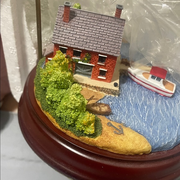 Charming Hot Air Balloon Sculpture with House Scene - Picture 4 of 6